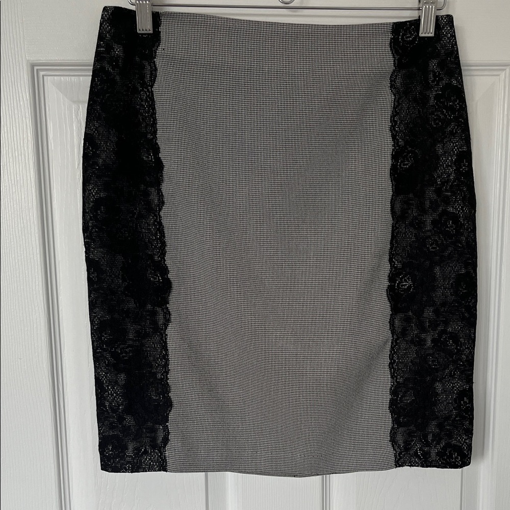 SUMMER SALE- Laundry By Shelli Segal Black and Gray Pencil Skirt. NEW!!